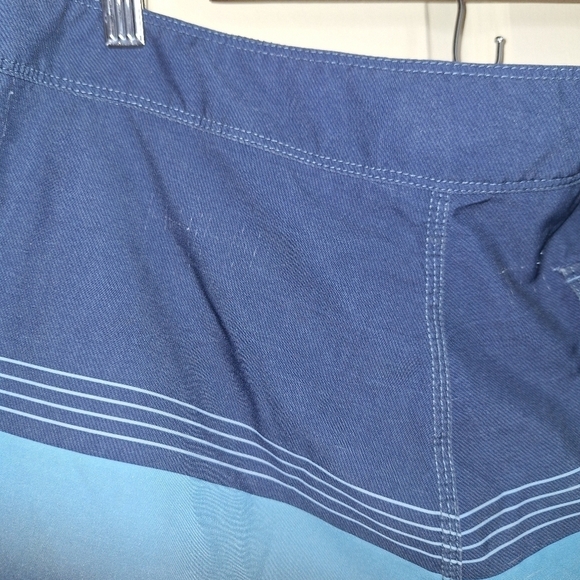 Hurley swim trunks size 34 - Picture 5 of 6
